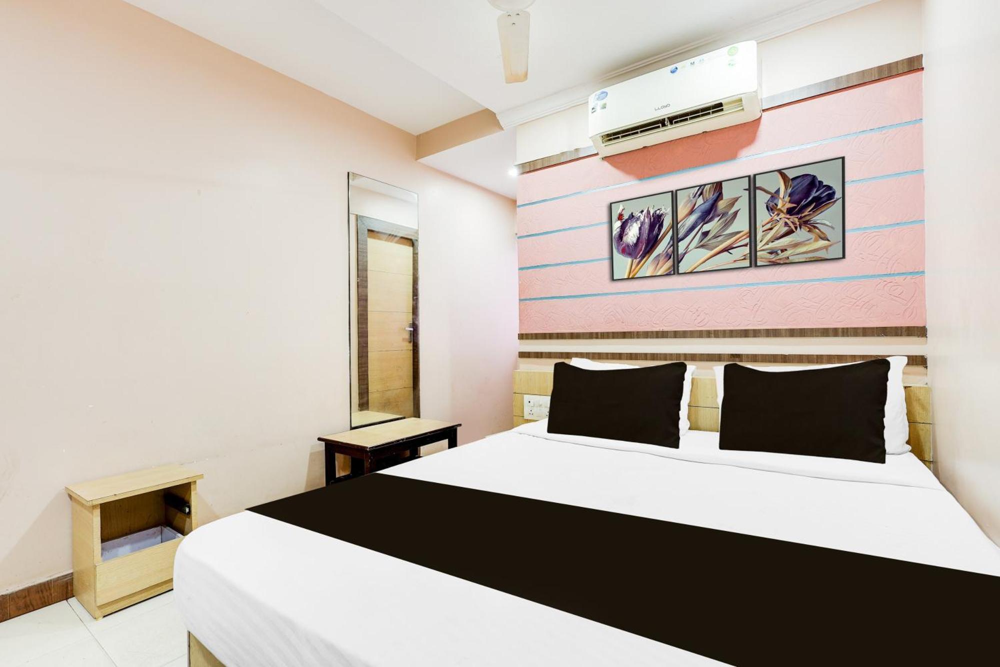 Hotel O Port Road Near Poorna Market Visakhapatnam Esterno foto