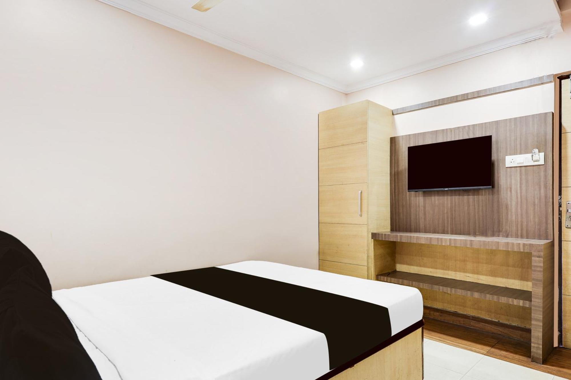 Hotel O Port Road Near Poorna Market Visakhapatnam Esterno foto