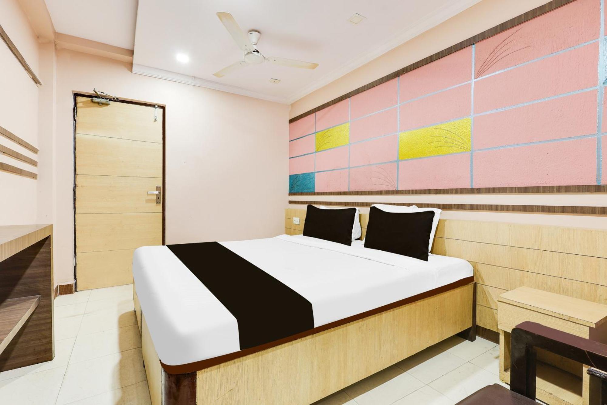 Hotel O Port Road Near Poorna Market Visakhapatnam Esterno foto