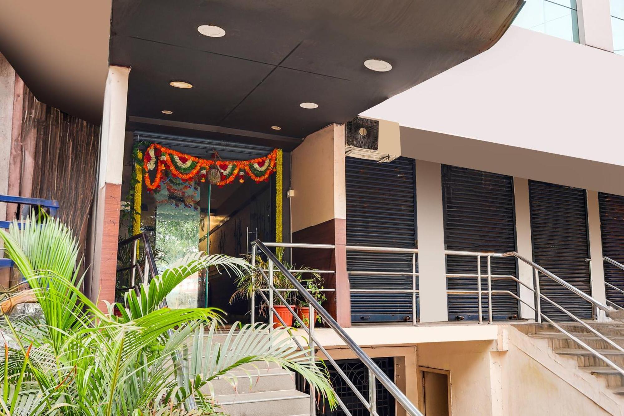 Hotel O Port Road Near Poorna Market Visakhapatnam Esterno foto